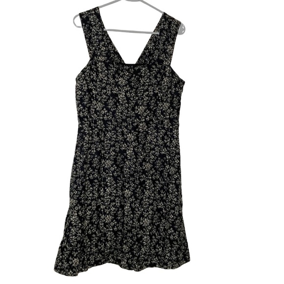 GAP black floral mini dress. Linen and sleeveless. Side pockets. Size 12 - Picture 2 of 10